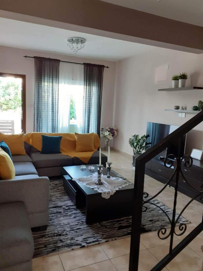 Nanas Vacation House 파포스 외부 사진