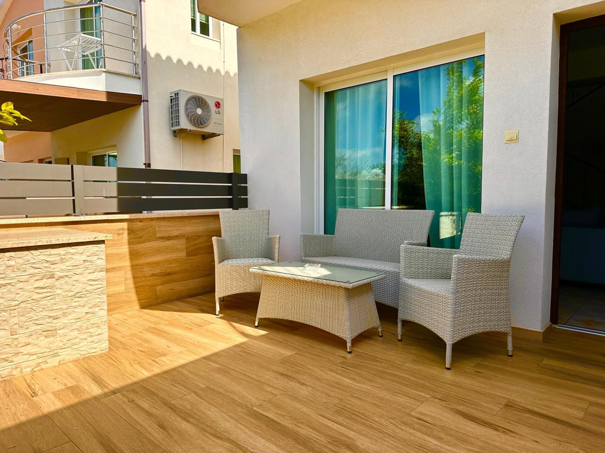 Nanas Vacation House 파포스 외부 사진